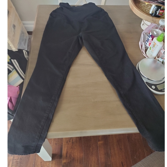 Old Navy Maternity Black Skinny Jeans - Picture 2 of 12